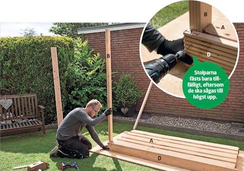 Stapla ved på pall: Placera de främre stolparna Stapla ved på pall: Placera de främre stolparna